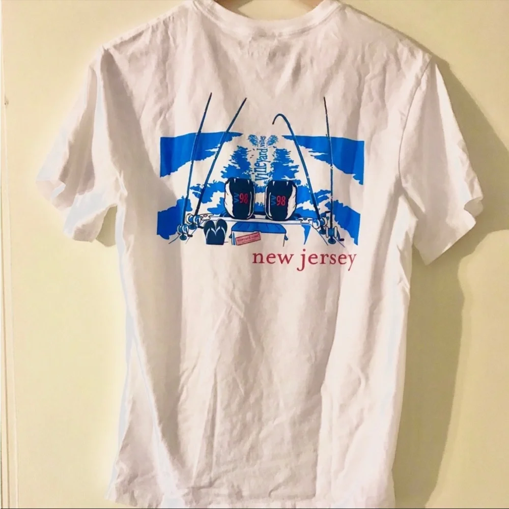 Vineyard Vines shirt sleeve pocket tee shirt